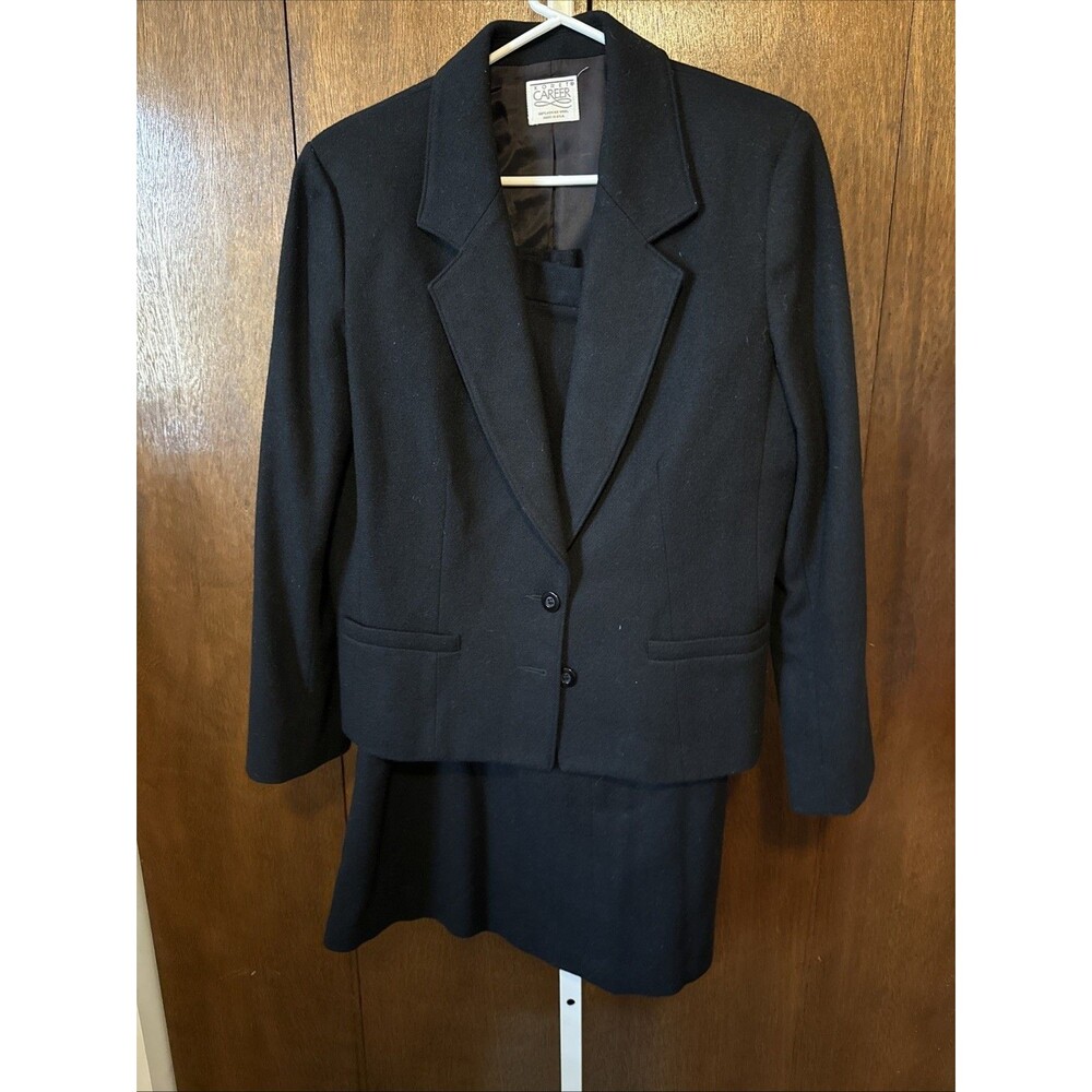 Vintage Koret Career Women’s Black 100% Wool 2 PC Skirt Suit Size 14 Made In USA